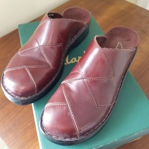 Euc Clarks Annie EX 1 brown clogs 6M